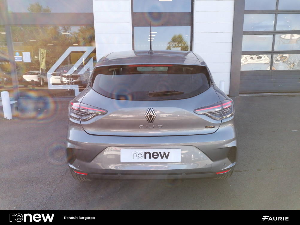 Acheter Renault Clio 5 Clio E-Tech full hybrid 145 Evolution 5p occasion dans les concessions du Groupe Faurie