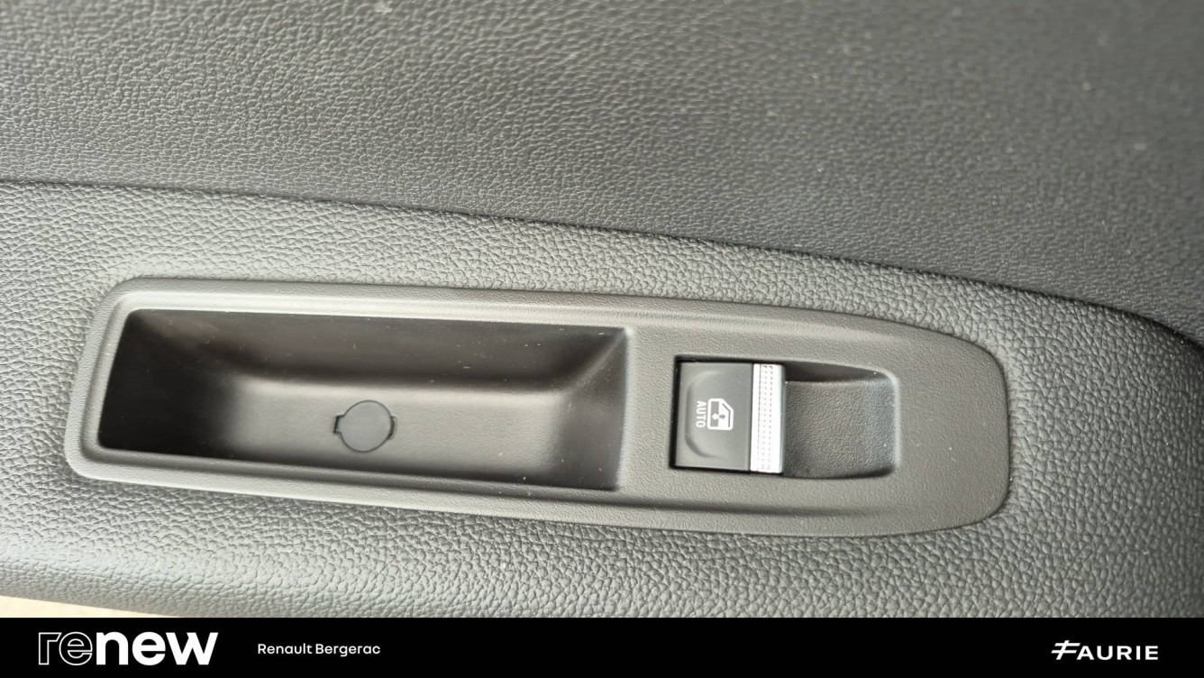 Acheter Renault Captur 2 Captur E-Tech 145 SL Rive Gauche 5p occasion dans les concessions du Groupe Faurie