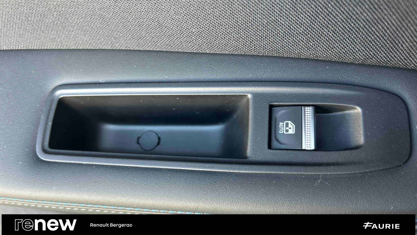 Acheter Renault Captur 2 Captur E-Tech full hybrid 145 ch esprit Alpine 5p occasion dans les concessions du Groupe Faurie