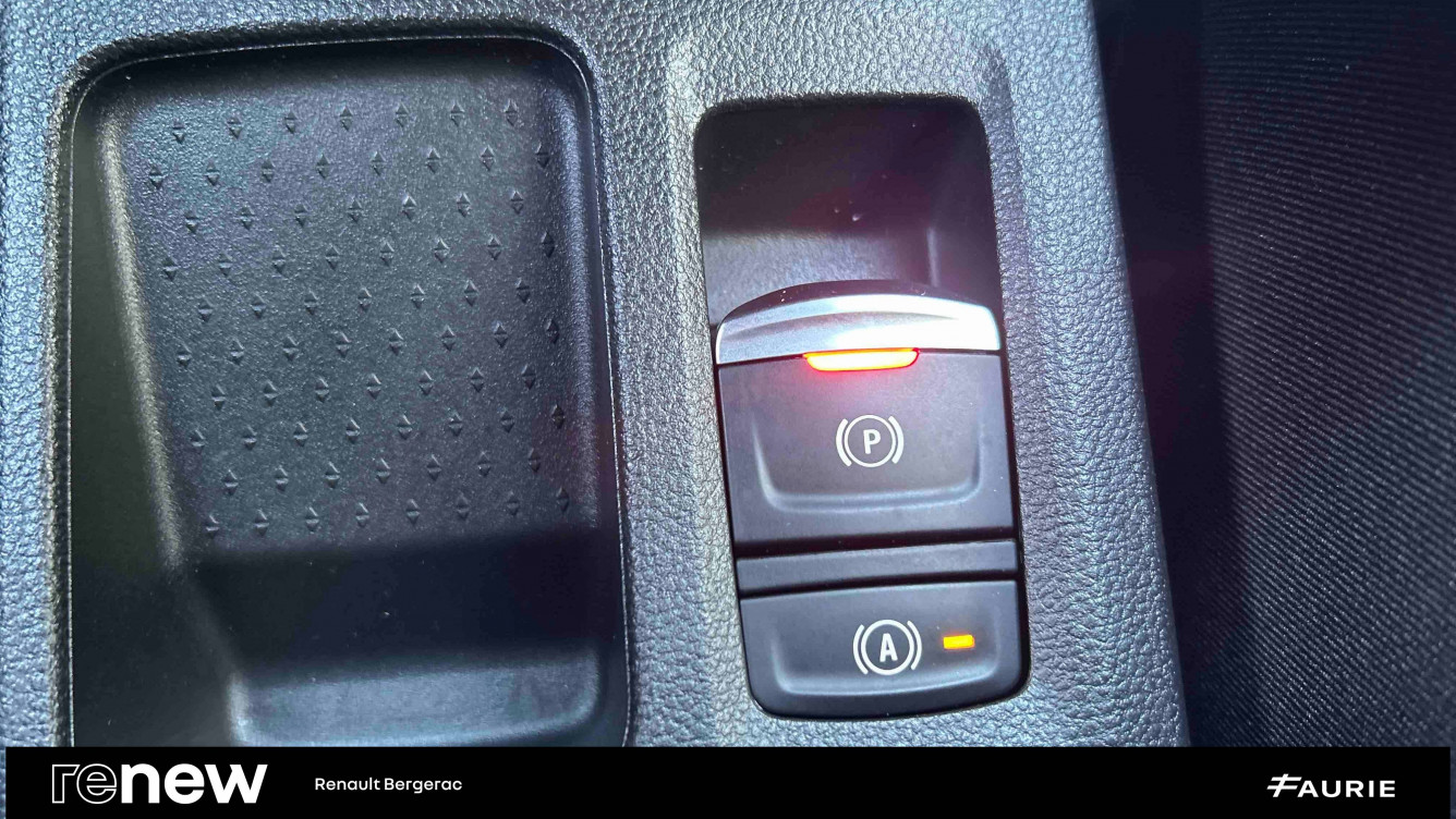 Acheter Renault Captur 2 Captur E-Tech full hybrid 145 ch esprit Alpine 5p occasion dans les concessions du Groupe Faurie