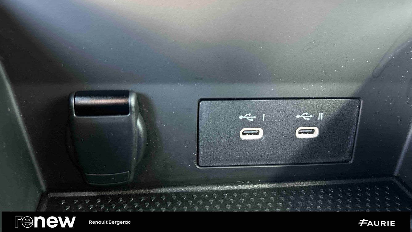 Acheter Renault Captur 2 Captur E-Tech full hybrid 145 ch esprit Alpine 5p occasion dans les concessions du Groupe Faurie