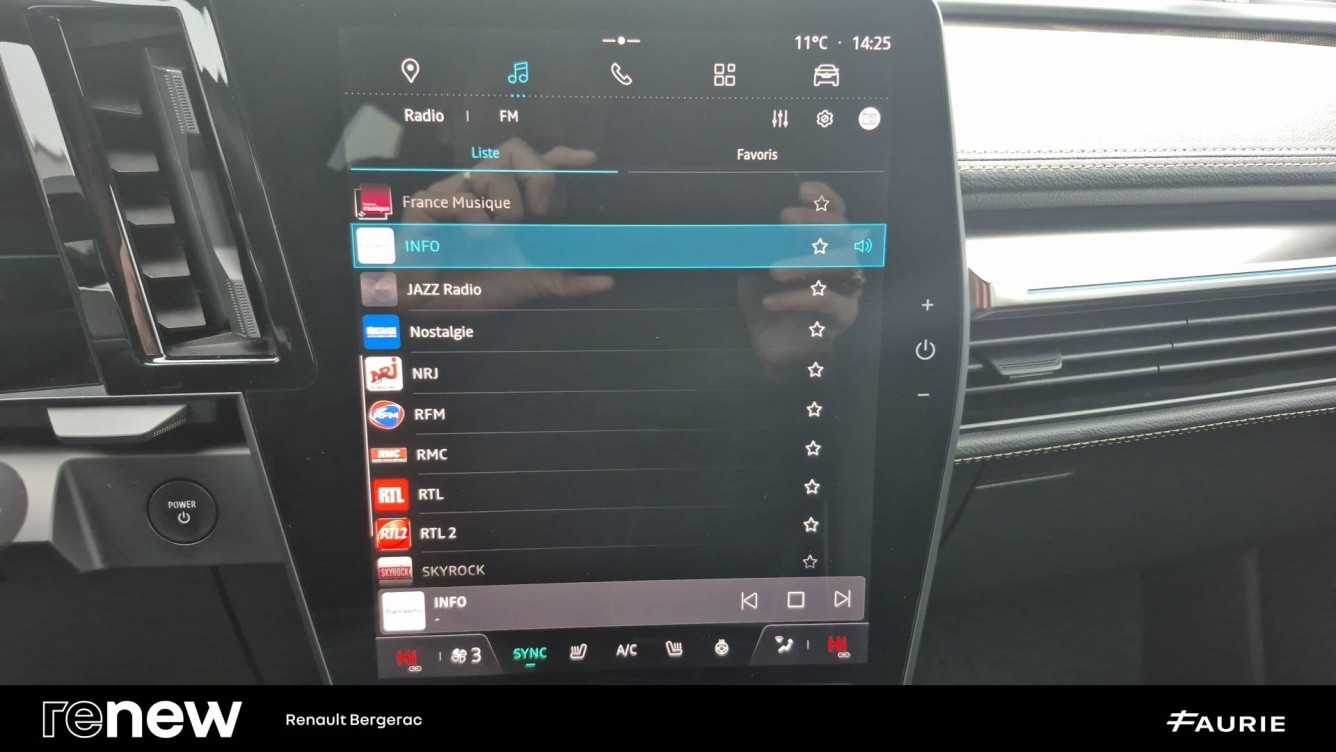 Acheter Renault Megane E-Tech Megane E-Tech EV60 220 ch super charge Iconic 5p occasion dans les concessions du Groupe Faurie