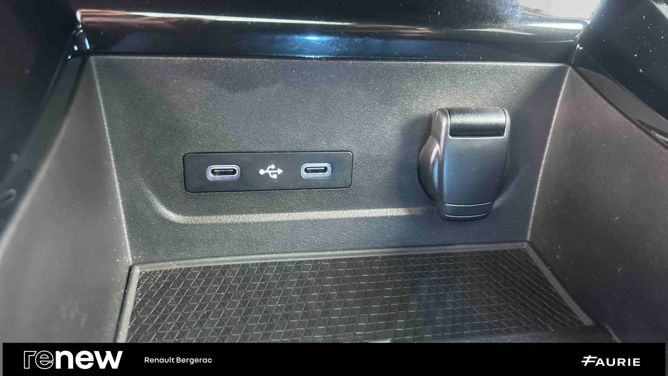 Acheter Renault Austral Austral E-Tech hybrid 200 Iconic esprit Alpine 5p occasion dans les concessions du Groupe Faurie