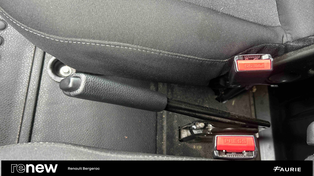 Acheter Renault Master 3 MASTER FGN TRAC F3500 L2H2 BLUE DCI 135 CONFORT 4p occasion dans les concessions du Groupe Faurie