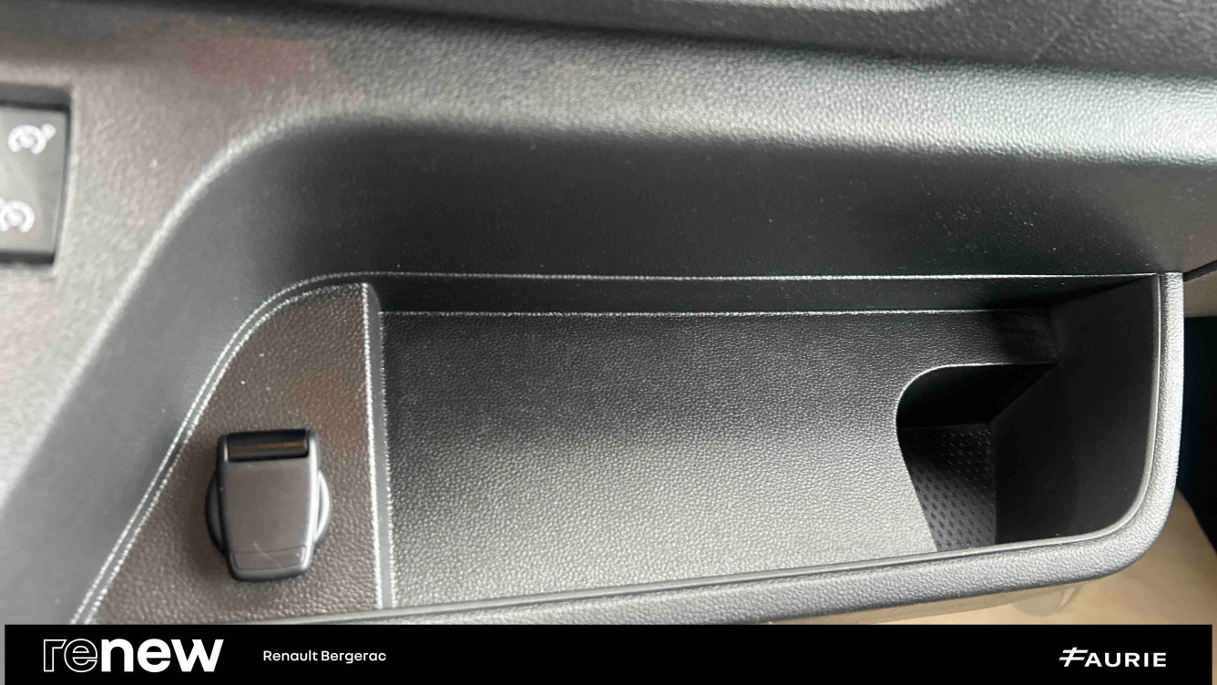 Acheter Renault Master 3 MASTER FGN TRAC F3500 L2H2 BLUE DCI 135 CONFORT 4p occasion dans les concessions du Groupe Faurie