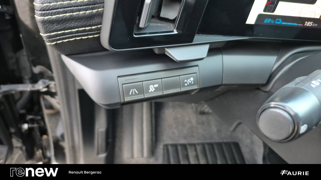 Acheter Renault Megane E-Tech Megane E-Tech EV60 220 ch super charge Iconic 5p occasion dans les concessions du Groupe Faurie