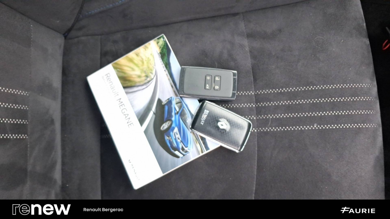 Acheter Renault Megane 4 Mégane IV Berline TCe 205 Energy EDC GT 5p occasion dans les concessions du Groupe Faurie