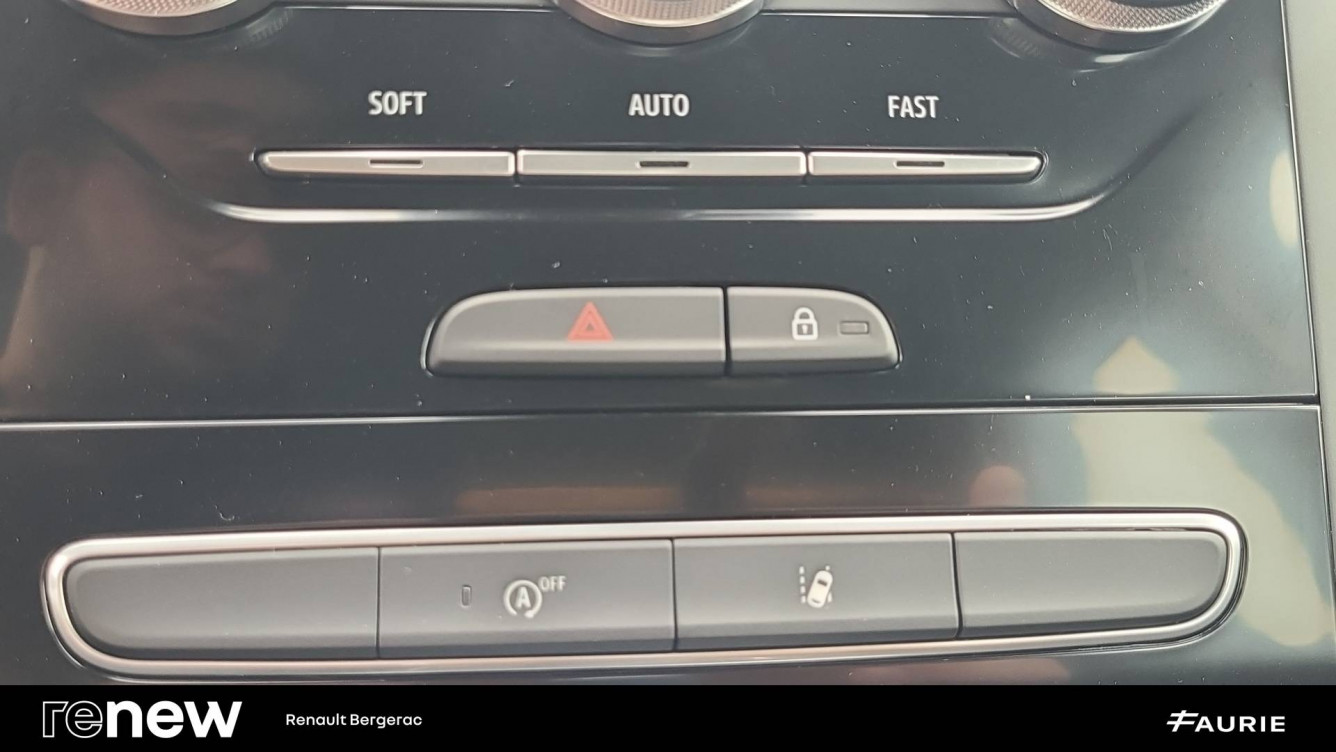 Acheter Renault Megane 4 Mégane IV Berline Blue dCi 115 - 20 Business 5p occasion dans les concessions du Groupe Faurie