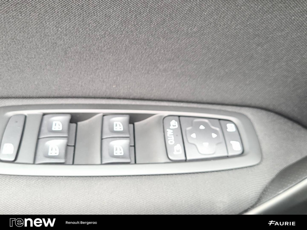 Acheter Renault Megane 4 Mégane IV Berline Blue dCi 115 - 20 Business 5p occasion dans les concessions du Groupe Faurie