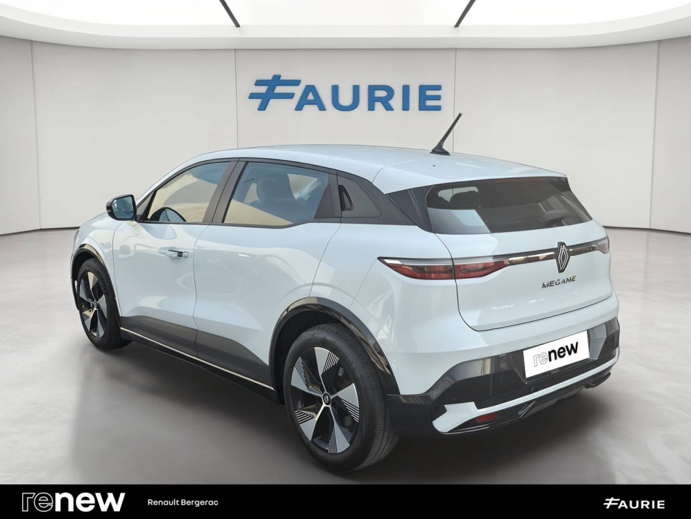 Acheter Renault Megane E-Tech Megane E-Tech EV40 130ch standard charge Equilibre 5p occasion dans les concessions du Groupe Faurie