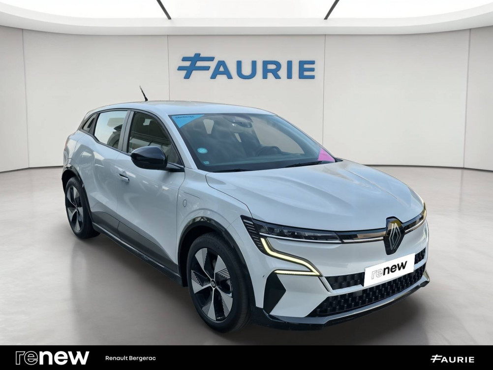 Acheter Renault Megane E-Tech Megane E-Tech EV40 130ch standard charge Equilibre 5p occasion dans les concessions du Groupe Faurie