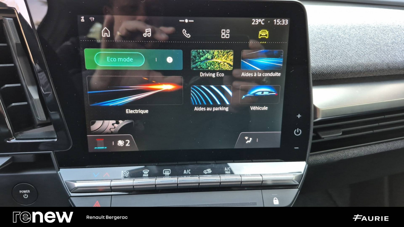 Acheter Renault Megane E-Tech Megane E-Tech EV40 130ch standard charge Equilibre 5p occasion dans les concessions du Groupe Faurie