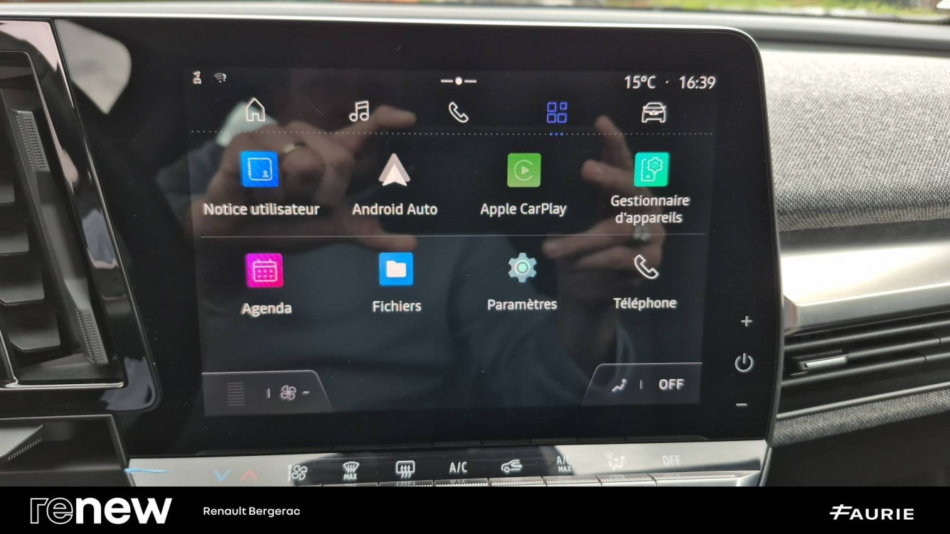 Acheter Renault Megane E-Tech Megane E-Tech EV40 130ch standard charge Equilibre 5p occasion dans les concessions du Groupe Faurie