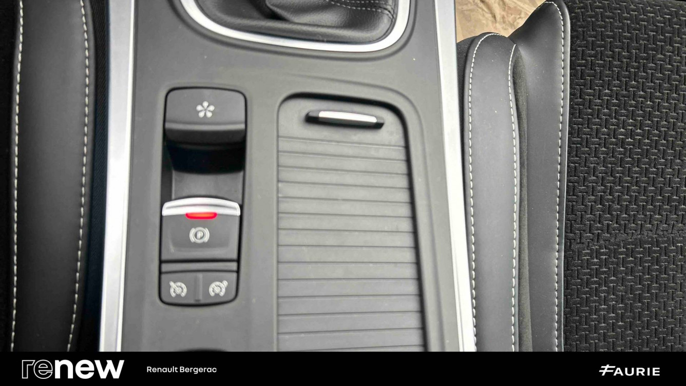 Acheter Renault Megane 4 Mégane IV Berline TCe 140 FAP Intens 5p occasion dans les concessions du Groupe Faurie