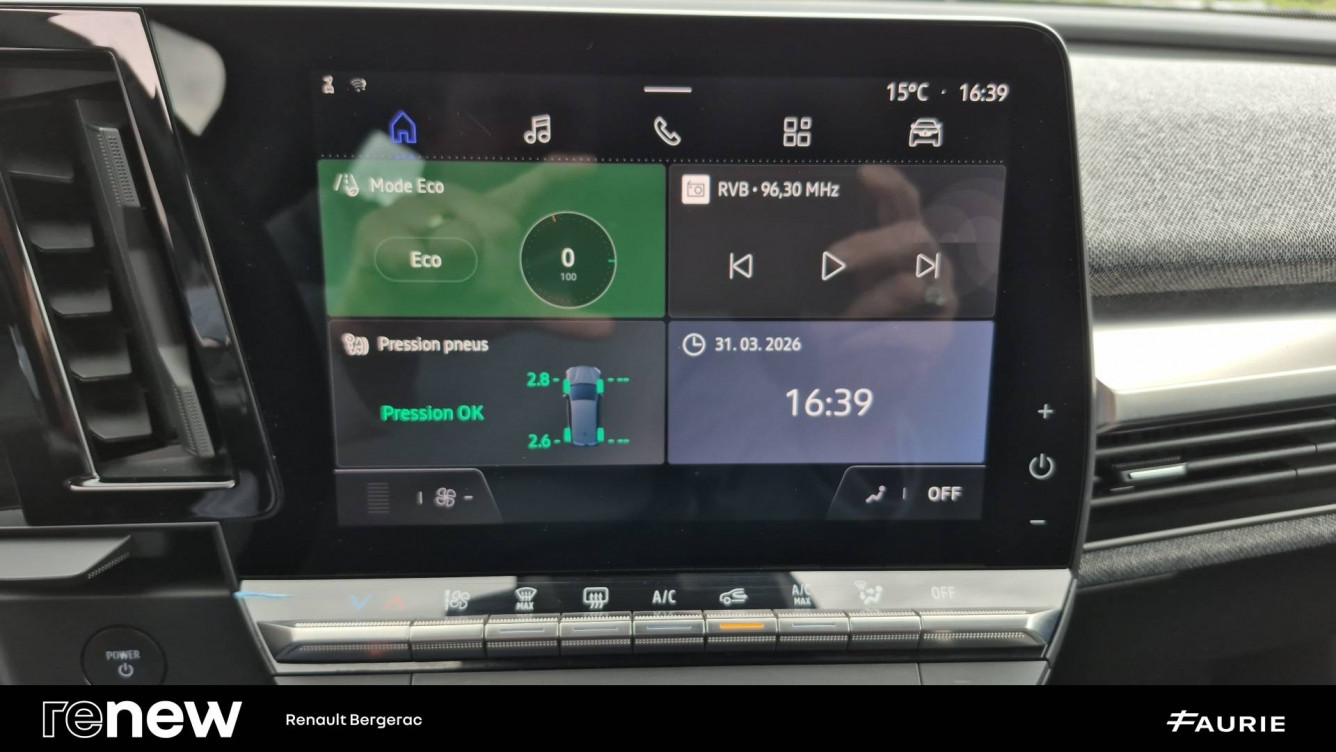 Acheter Renault Megane E-Tech Megane E-Tech EV40 130ch standard charge Equilibre 5p occasion dans les concessions du Groupe Faurie