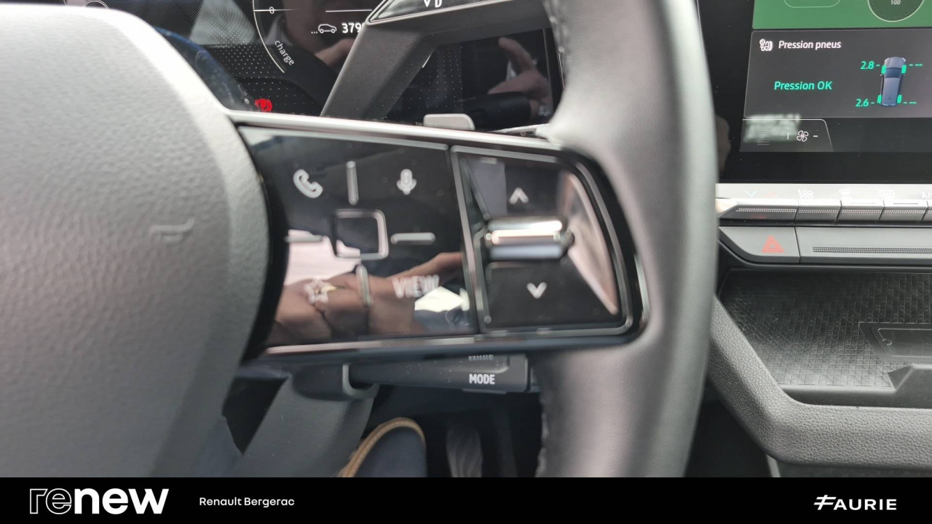 Acheter Renault Megane E-Tech Megane E-Tech EV40 130ch standard charge Equilibre 5p occasion dans les concessions du Groupe Faurie