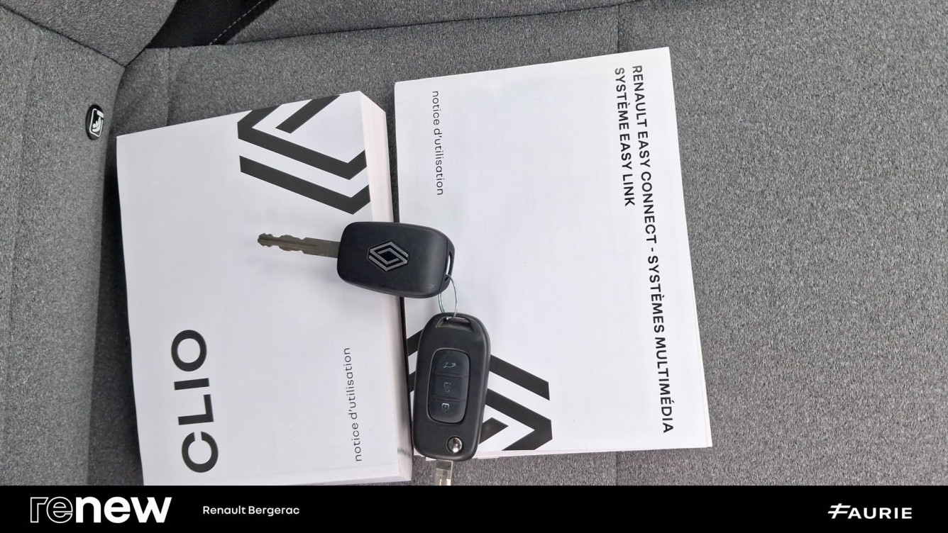 Acheter Renault Clio 5 Clio E-Tech full hybrid 145 Evolution 5p occasion dans les concessions du Groupe Faurie