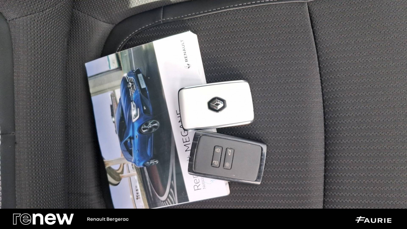 Acheter Renault Megane 4 Mégane IV Berline Blue dCi 115 Intens 5p occasion dans les concessions du Groupe Faurie