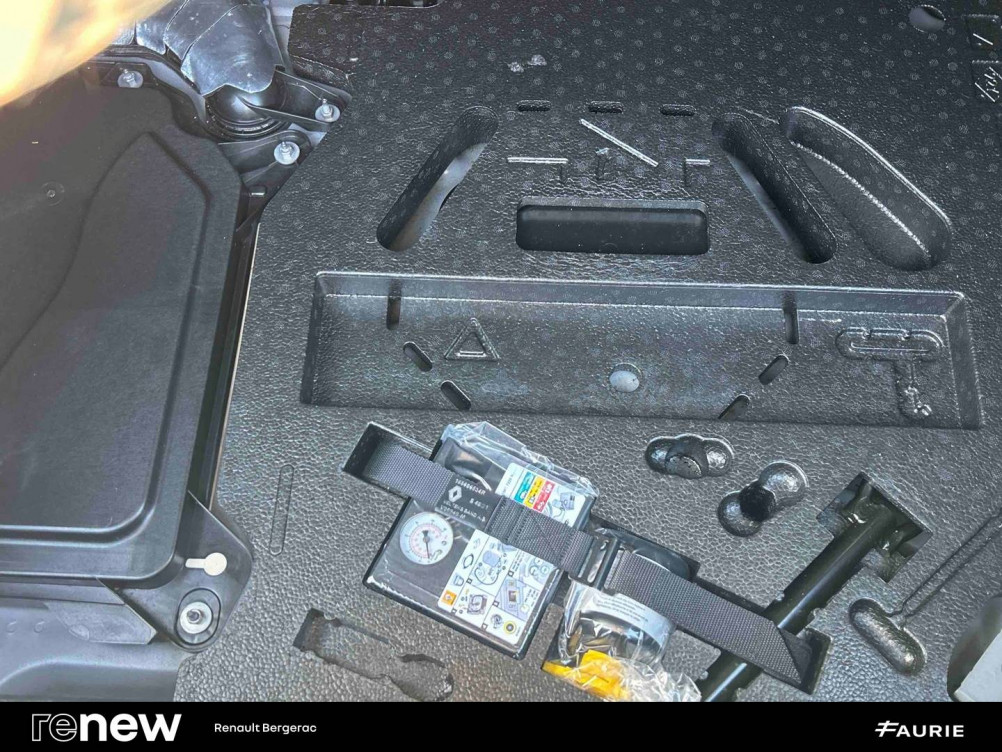 Acheter Renault Clio 5 Clio E-Tech 140 - 21N Limited 5p occasion dans les concessions du Groupe Faurie