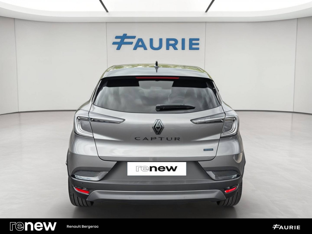 Acheter Renault Captur 2 Captur E-Tech full hybrid 145 ch esprit Alpine 5p occasion dans les concessions du Groupe Faurie