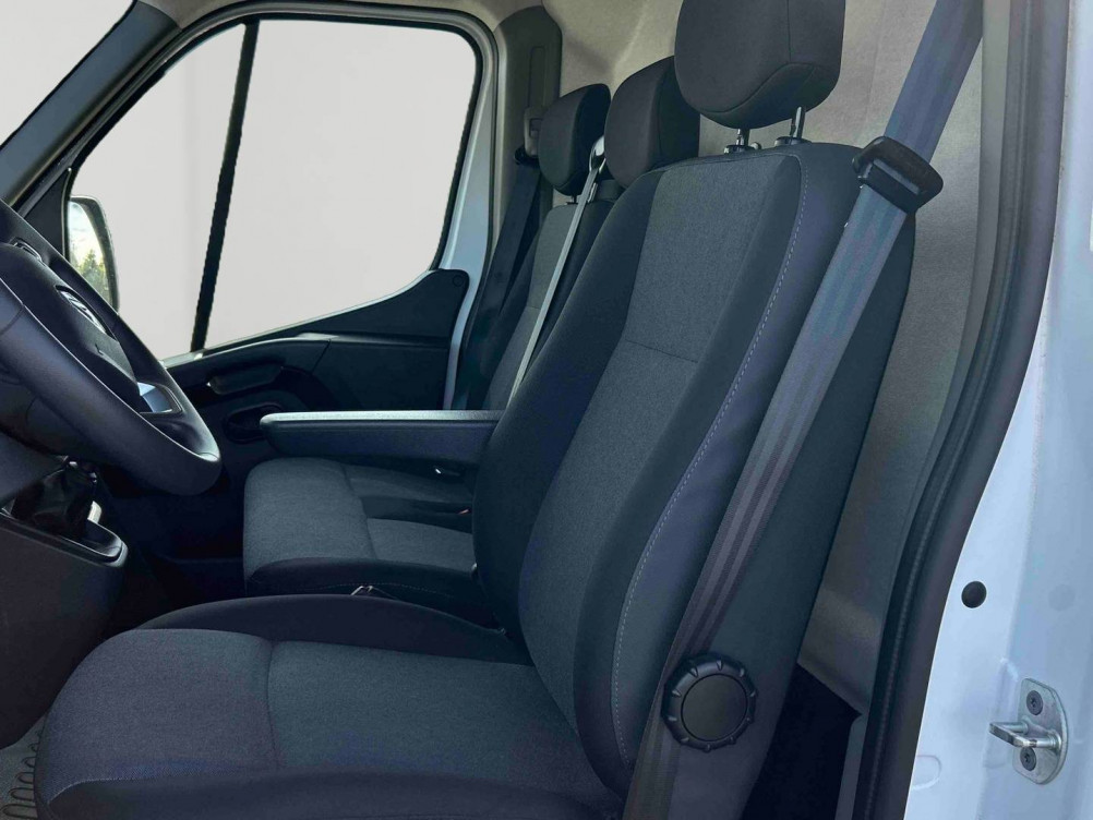 Acheter Renault Master 3 MASTER FGN TRAC F3500 L3H3 BLUE DCI 135 CONFORT 4p occasion dans les concessions du Groupe Faurie