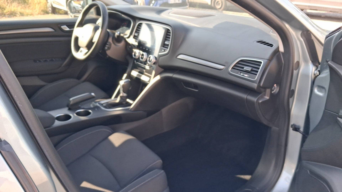 Acheter Renault Megane 4 Mégane IV Berline Blue dCi 115 EDC Business 5p occasion dans les concessions du Groupe Faurie