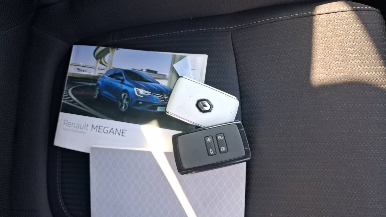 Acheter Renault Megane 4 Mégane IV Berline Blue dCi 115 EDC Business 5p occasion dans les concessions du Groupe Faurie