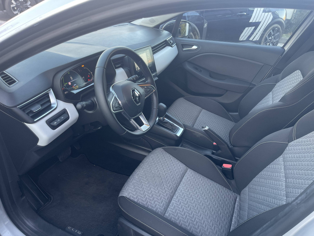Acheter Renault Clio 5 Clio E-Tech full hybrid 145 Evolution 5p occasion dans les concessions du Groupe Faurie