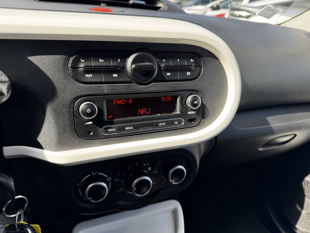 Acheter Renault Twingo 3 Twingo III 0.9 TCe 90 Energy E6C Intens 5p occasion dans les concessions du Groupe Faurie