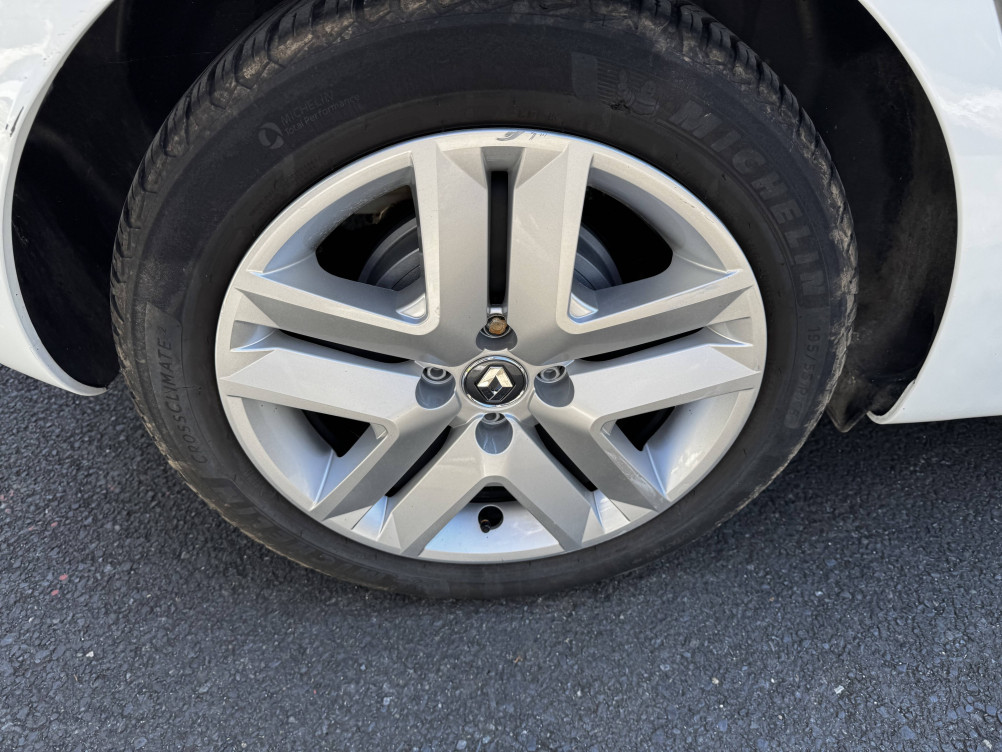 Acheter Renault Clio 5 Clio E-Tech 140 - 21N Business 5p occasion dans les concessions du Groupe Faurie