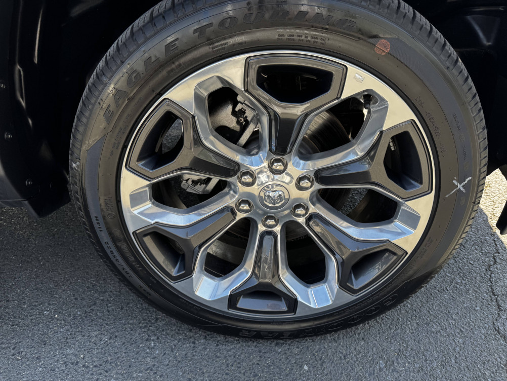 Acheter Dodge RAM Ram 1500 NITRO V8 5.7 L HEMI  MDS VVT eTORQUE BVA8 LIMITED CREW CAB 4X4  5p occasion dans les concessions du Groupe Faurie
