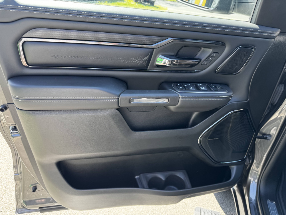 Acheter Dodge RAM Ram 1500 NITRO V8 5.7 L HEMI  MDS VVT eTORQUE BVA8 LIMITED CREW CAB 4X4  5p occasion dans les concessions du Groupe Faurie