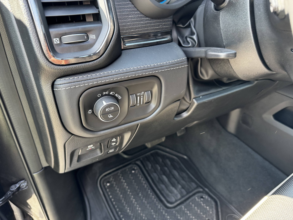 Acheter Dodge RAM Ram 1500 NITRO V8 5.7 L HEMI  MDS VVT eTORQUE BVA8 LIMITED CREW CAB 4X4  5p occasion dans les concessions du Groupe Faurie