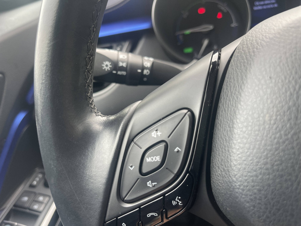 Acheter Toyota C-HR C-HR Hybride 122h Graphic 5p occasion dans les concessions du Groupe Faurie