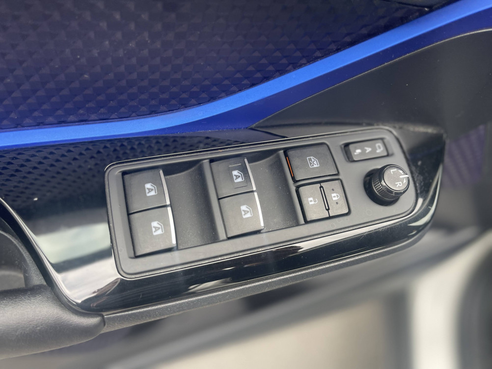 Acheter Toyota C-HR C-HR Hybride 122h Graphic 5p occasion dans les concessions du Groupe Faurie