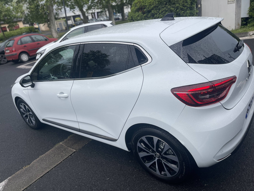 Acheter Renault Clio 5 Clio E-Tech full hybrid 145 Techno 5p occasion dans les concessions du Groupe Faurie