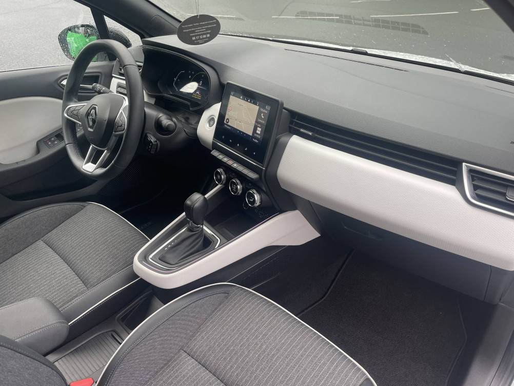Acheter Renault Clio 5 Clio E-Tech full hybrid 145 Techno 5p occasion dans les concessions du Groupe Faurie