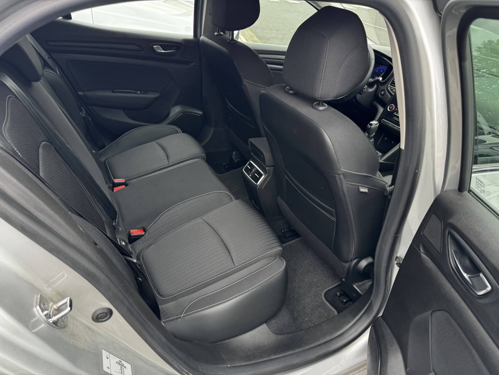 Acheter Renault Megane 4 Mégane IV Berline Blue dCi 115 Business 5p occasion dans les concessions du Groupe Faurie
