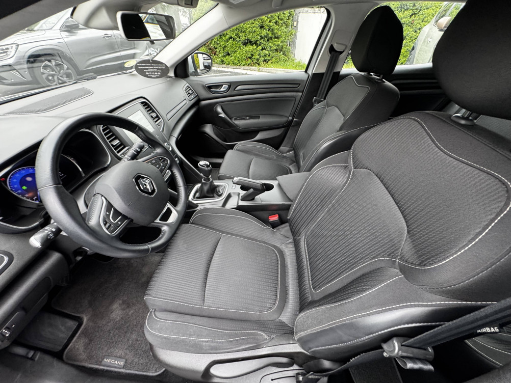 Acheter Renault Megane 4 Mégane IV Berline Blue dCi 115 Business 5p occasion dans les concessions du Groupe Faurie
