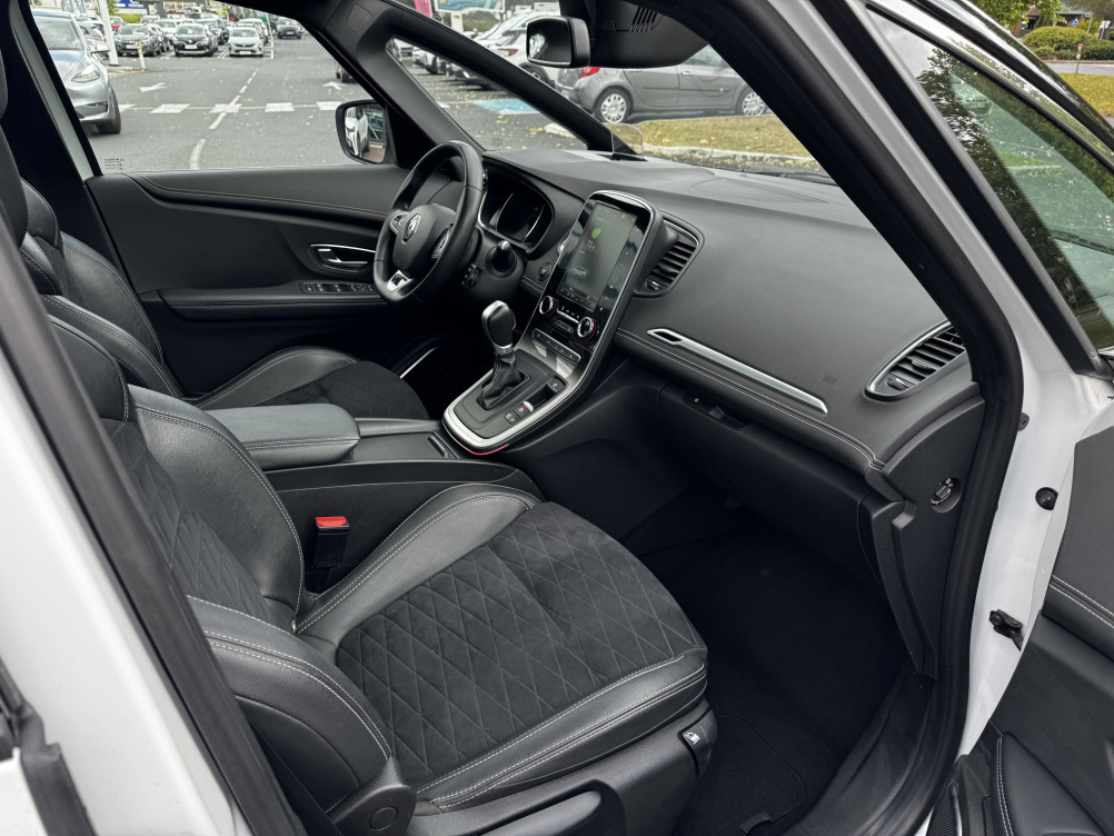 Acheter Renault Grand Scenic 4 Grand Scenic TCe 160 EDC Executive 5p occasion dans les concessions du Groupe Faurie