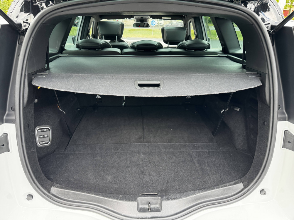Acheter Renault Grand Scenic 4 Grand Scenic TCe 160 EDC Executive 5p occasion dans les concessions du Groupe Faurie
