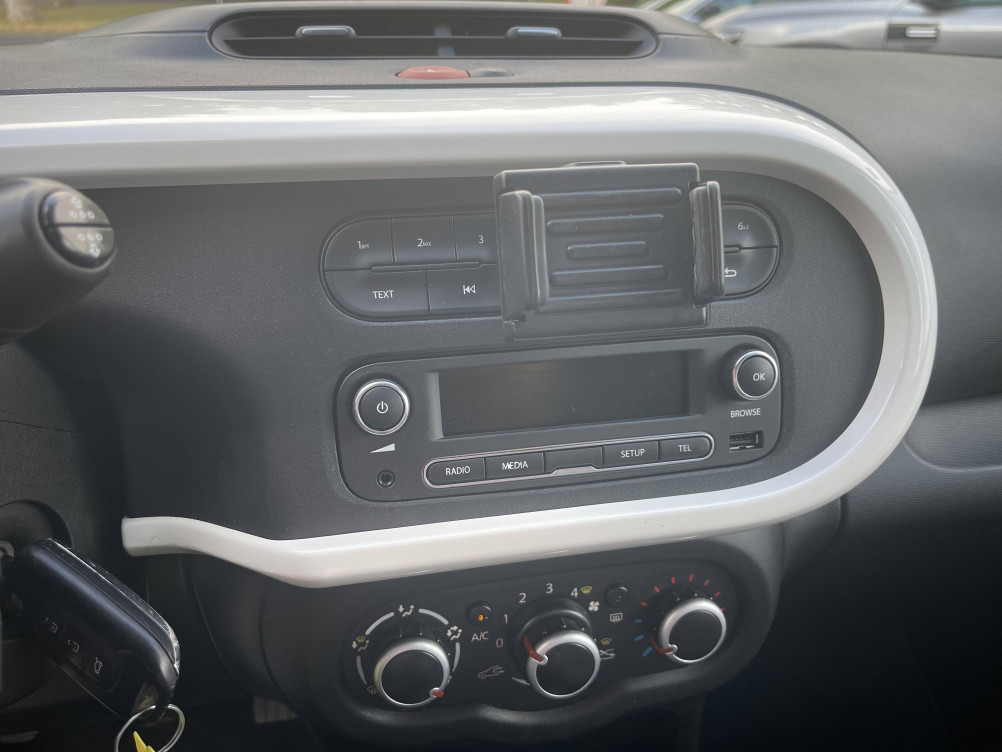 Acheter Renault Twingo 3 Twingo III 0.9 TCe 90 Energy Intens 5p occasion dans les concessions du Groupe Faurie
