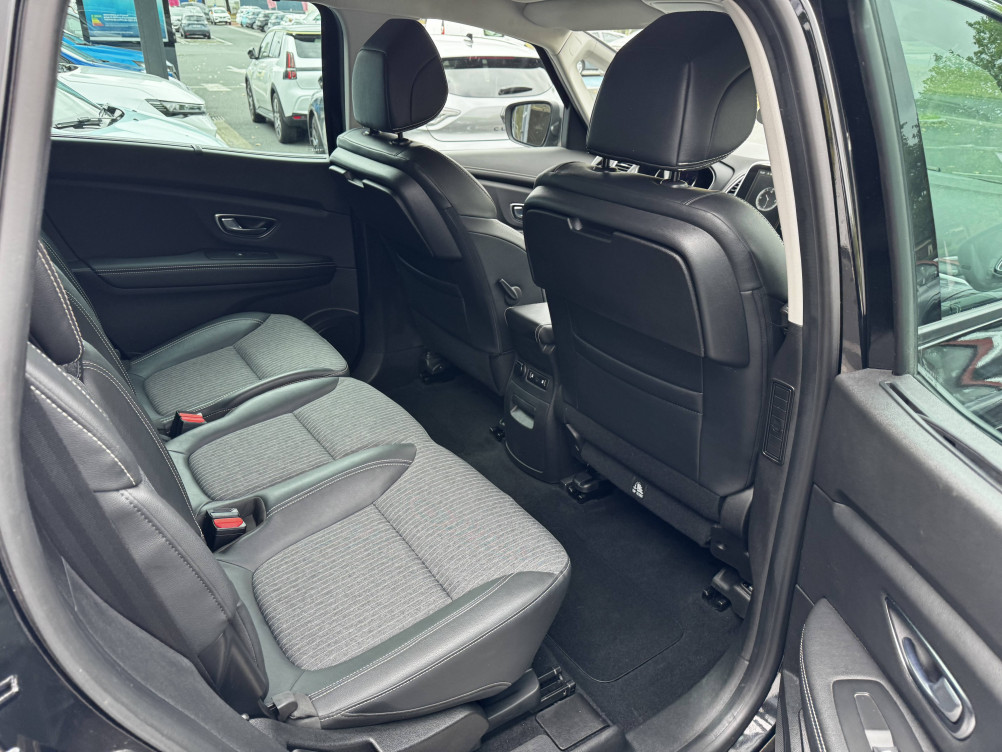 Acheter Renault Grand Scenic 4 Grand Scenic TCe 140 FAP - 21 Intens 5p occasion dans les concessions du Groupe Faurie