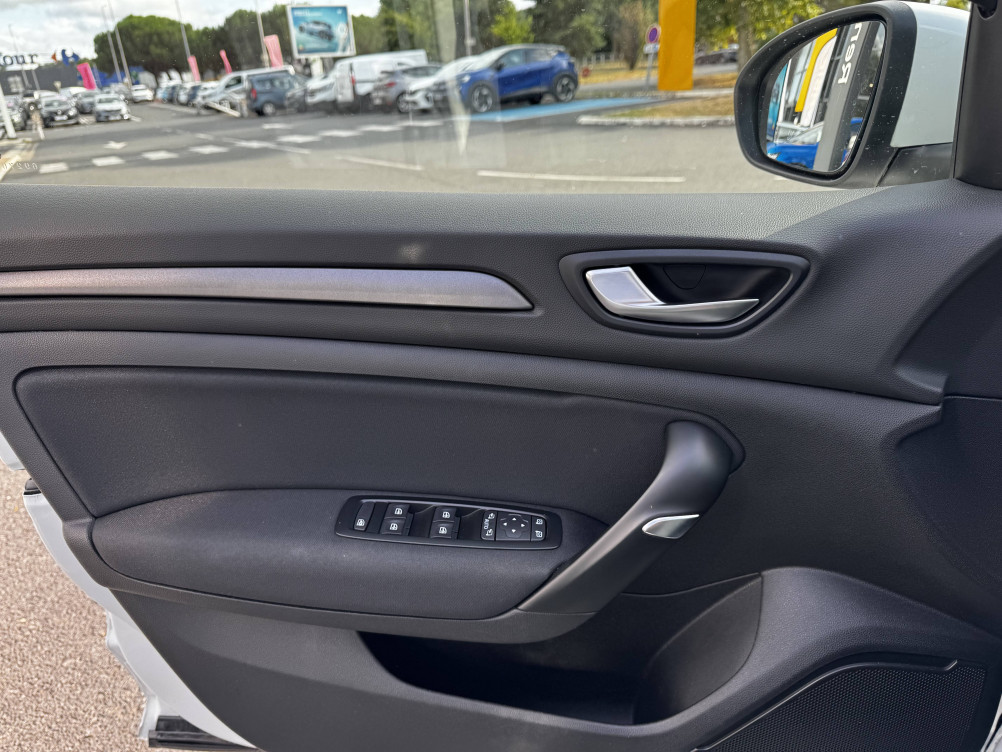 Acheter Renault Megane 4 Mégane IV Berline Blue dCi 115 EDC - 21N Business 5p occasion dans les concessions du Groupe Faurie
