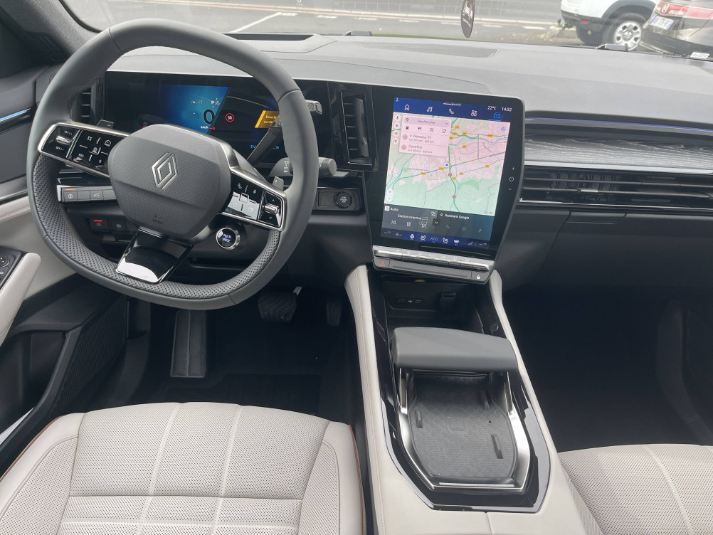 Acheter Renault Espace 6 Espace E-Tech full hybrid 200 GSR2 Iconic 5p occasion dans les concessions du Groupe Faurie