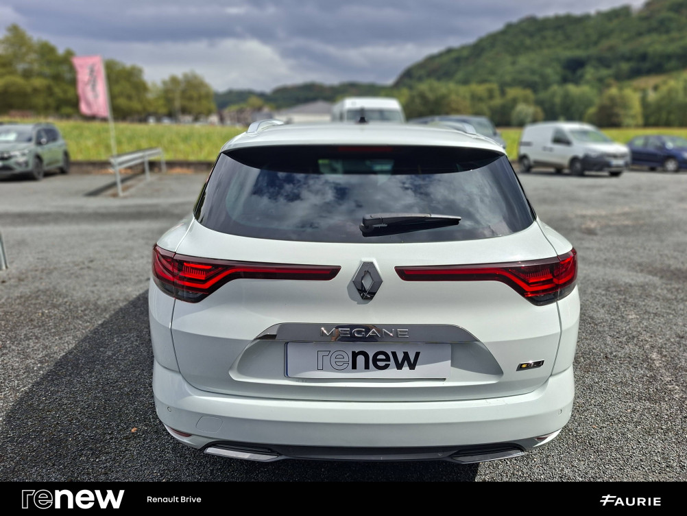Acheter Renault Megane 4 Mégane IV Estate E-TECH Plug-In Hybride 160 R.S. Line 5p occasion dans les concessions du Groupe Faurie