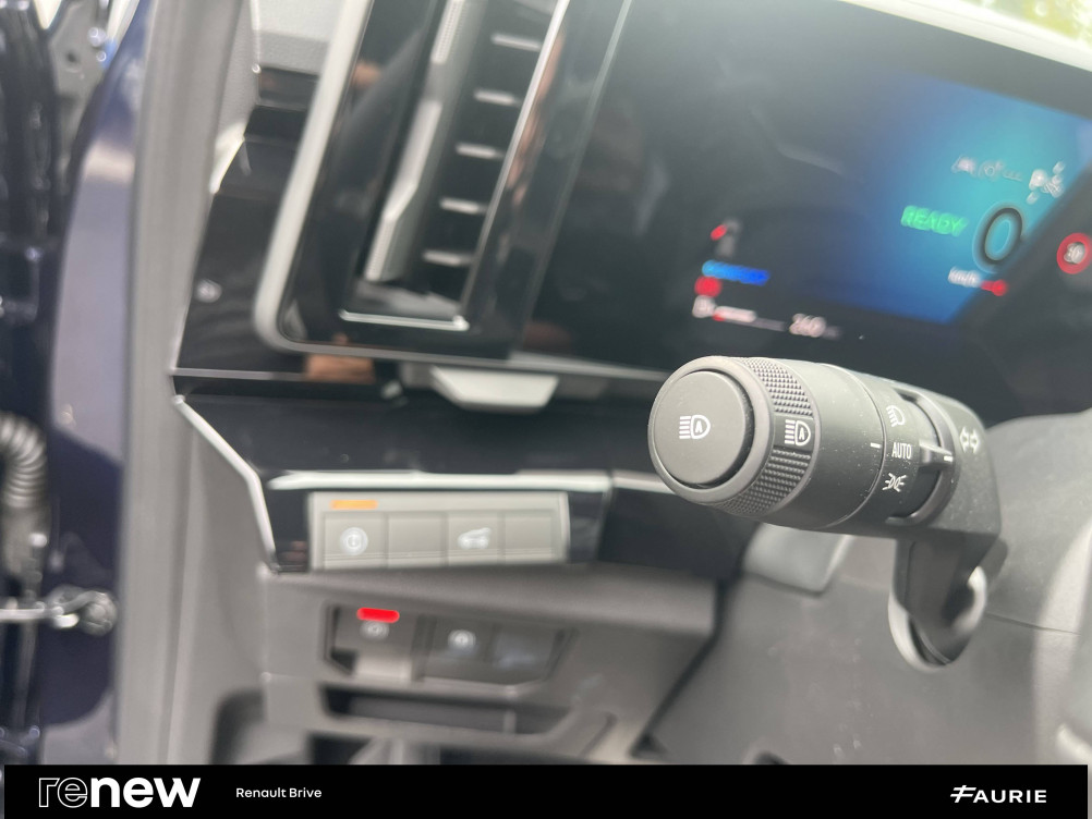 Acheter Renault Espace 6 Espace E-Tech full hybrid 200 GSR2 Iconic 5p occasion dans les concessions du Groupe Faurie