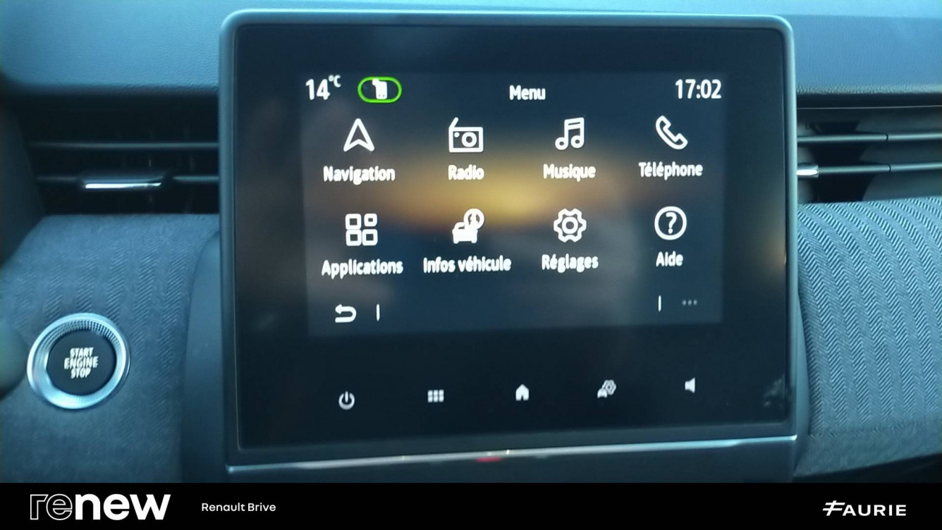 Acheter Renault Clio 5 Clio E-Tech full hybrid 145 ch GSR2 Techno 5p occasion dans les concessions du Groupe Faurie