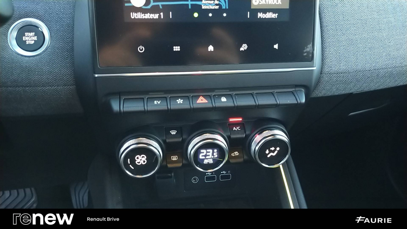 Acheter Renault Clio 5 Clio E-Tech full hybrid 145 ch GSR2 Techno 5p occasion dans les concessions du Groupe Faurie