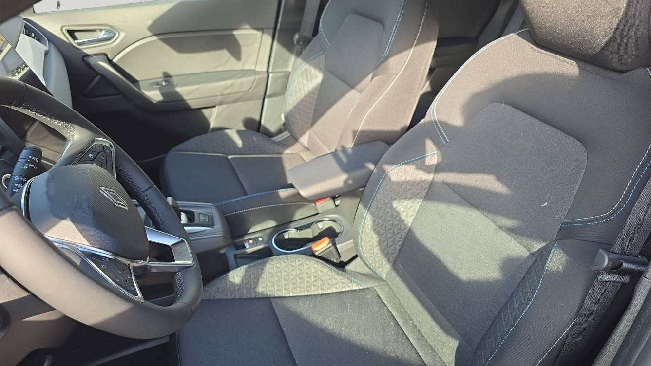 Acheter Renault Captur 2 Captur E-Tech full hybrid 160 ch Evolution 5p neuf dans les concessions du Groupe Faurie